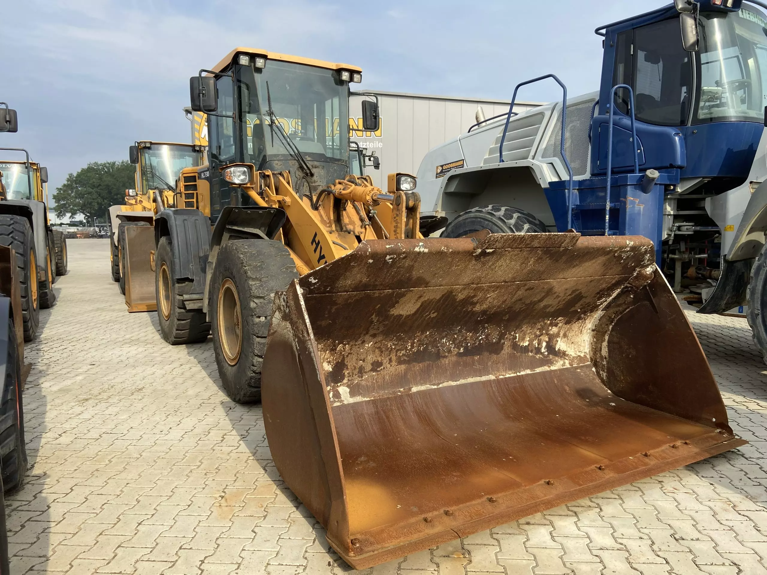 Hyundai HL730-9