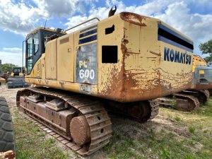 Komatsu PC600-8K