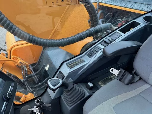 Hyundai R250NLC-9 - Image 10