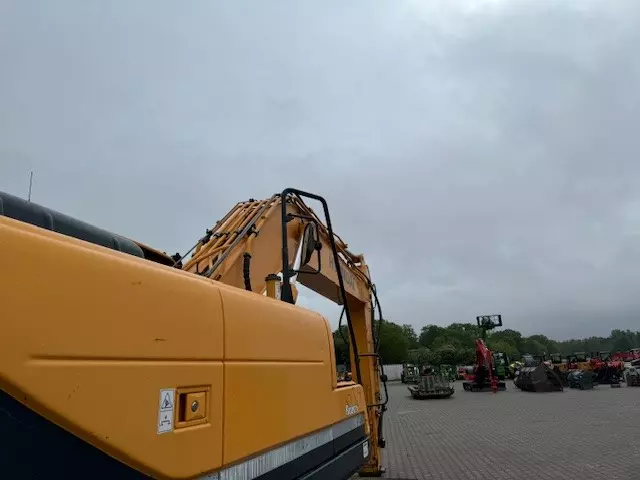 Hyundai R250NLC-9 - Image 13