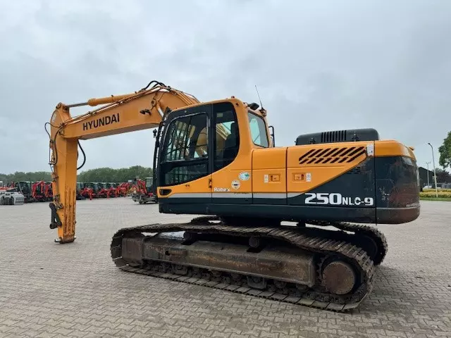 Hyundai R250NLC-9 - Image 3