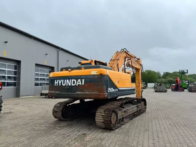 Hyundai R250NLC-9 - Image 5