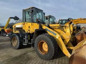 Komatsu WA 200