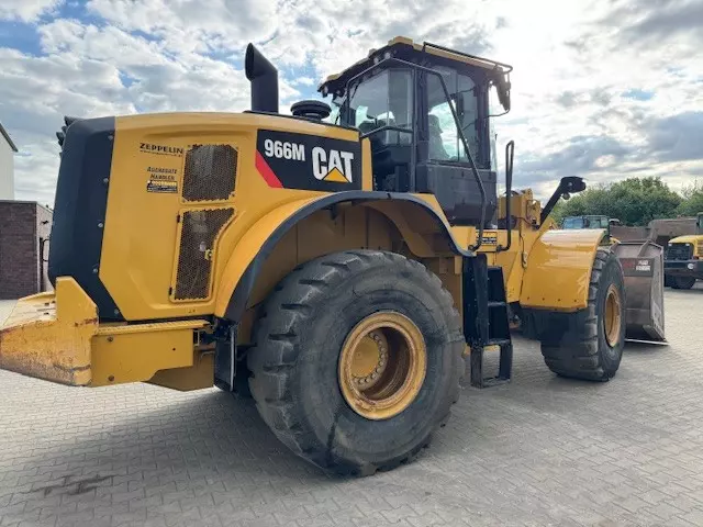 CAT 966 M - Image 11