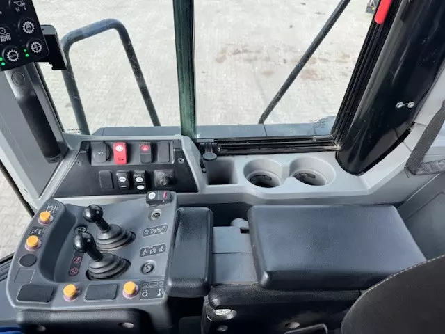 CAT 966 M - Image 14