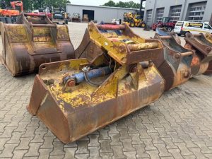 Grabenräumlöffel schwenkbar