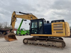 CAT 326 FLN