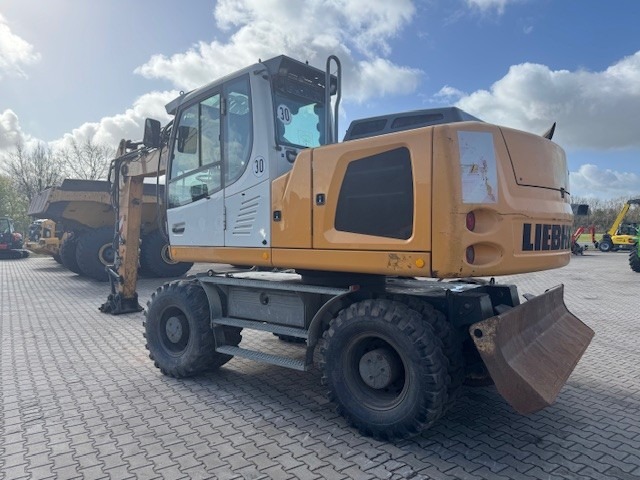 Liebherr A916