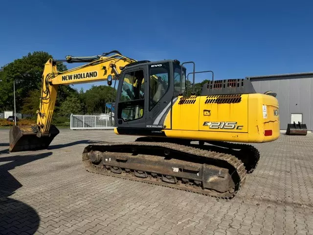 New Holland E215C – Bild 3