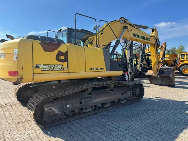 New Holland E215C – Bild 8