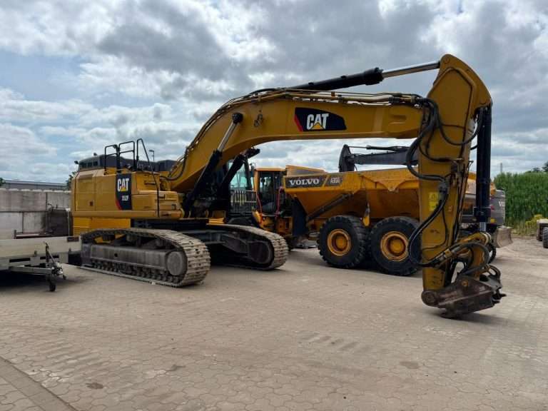 CAT 352F