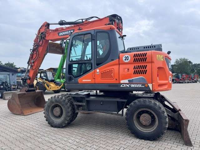 Doosan DX165W-5