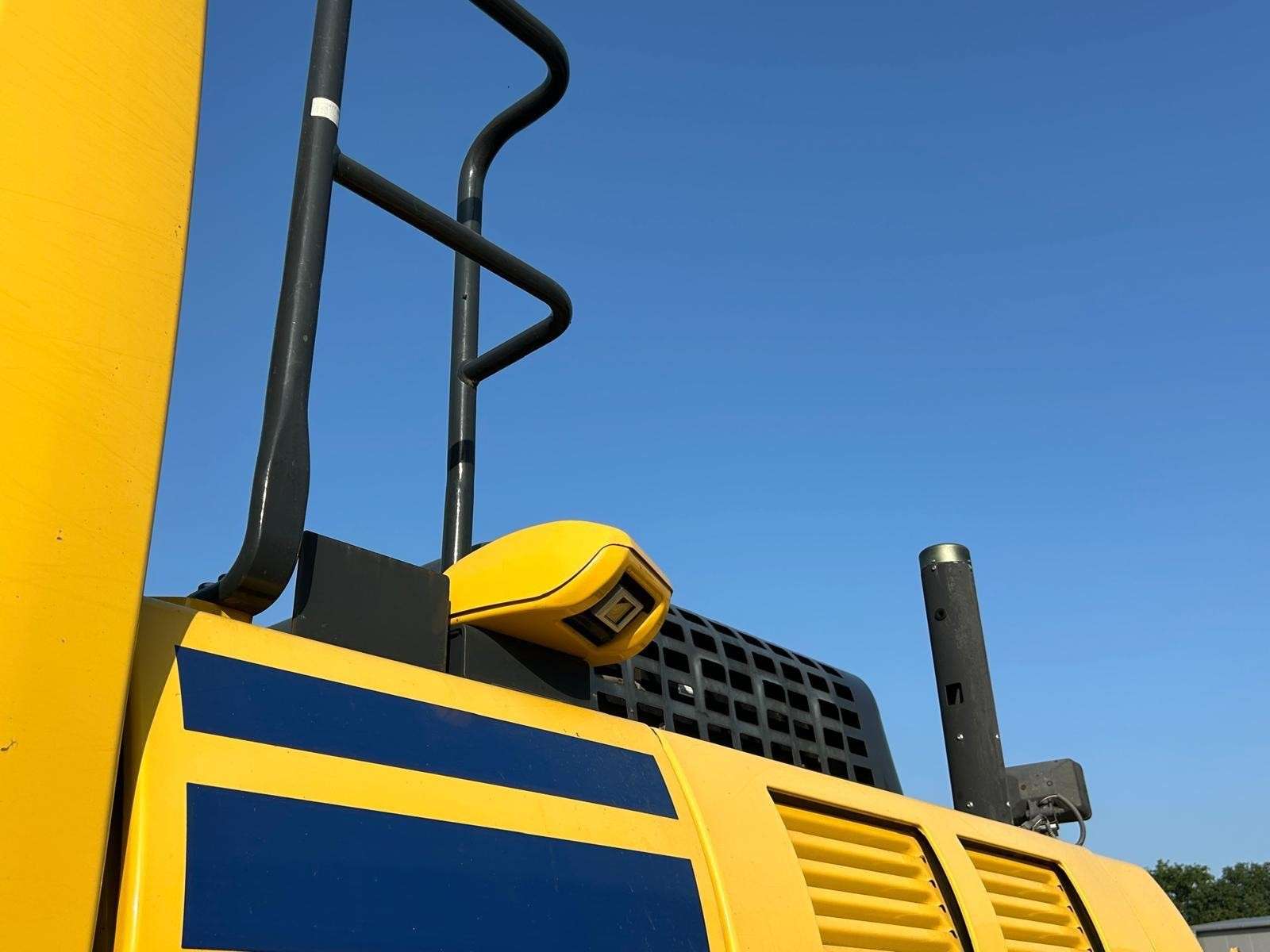 Komatsu PC210LC-11-49082003