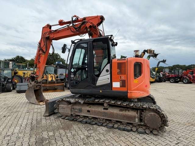 Hitachi ZX135US