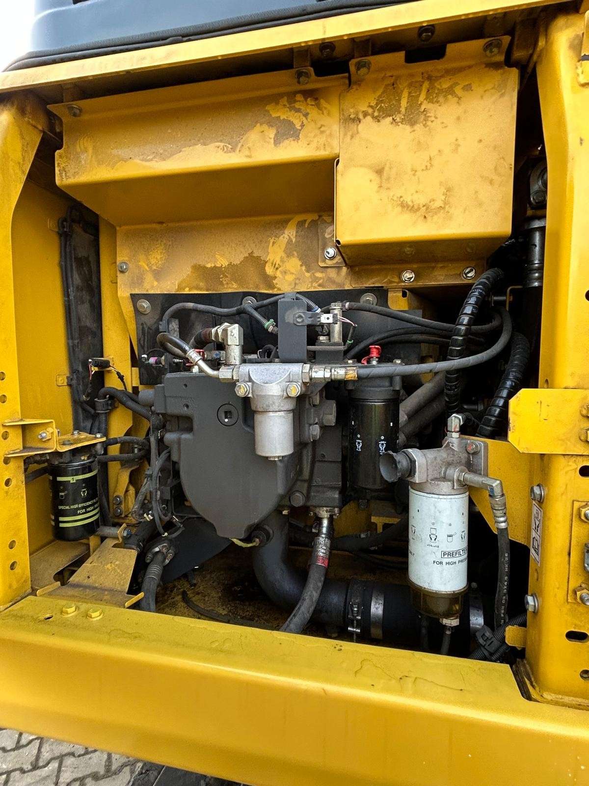 Komatsu PC210LC-11-49081997