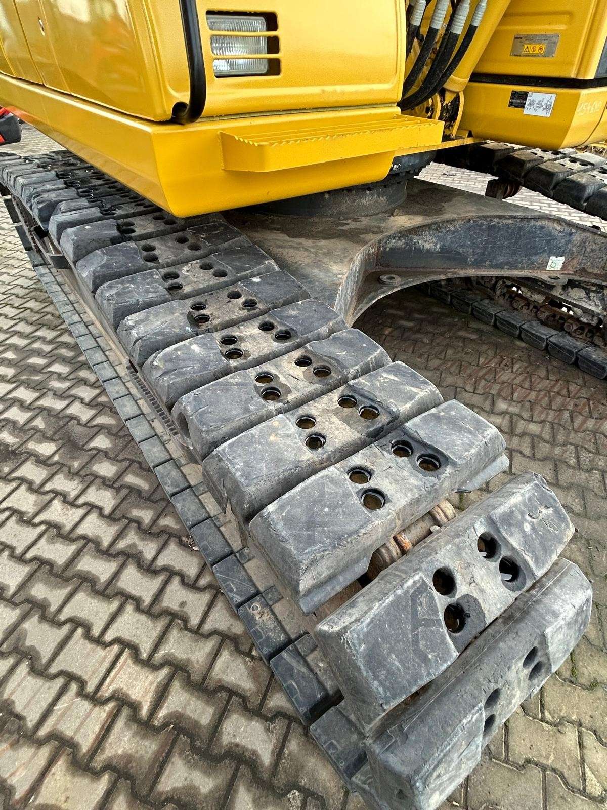 Komatsu PC210LC-11-49081998