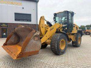 CAT 930M