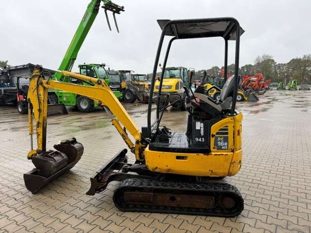 Komatsu PC16-3